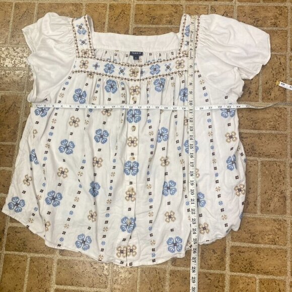 Torrid Linen Blend Embroidered Floral Flutter Sleeve Top - Picture 13 of 13
